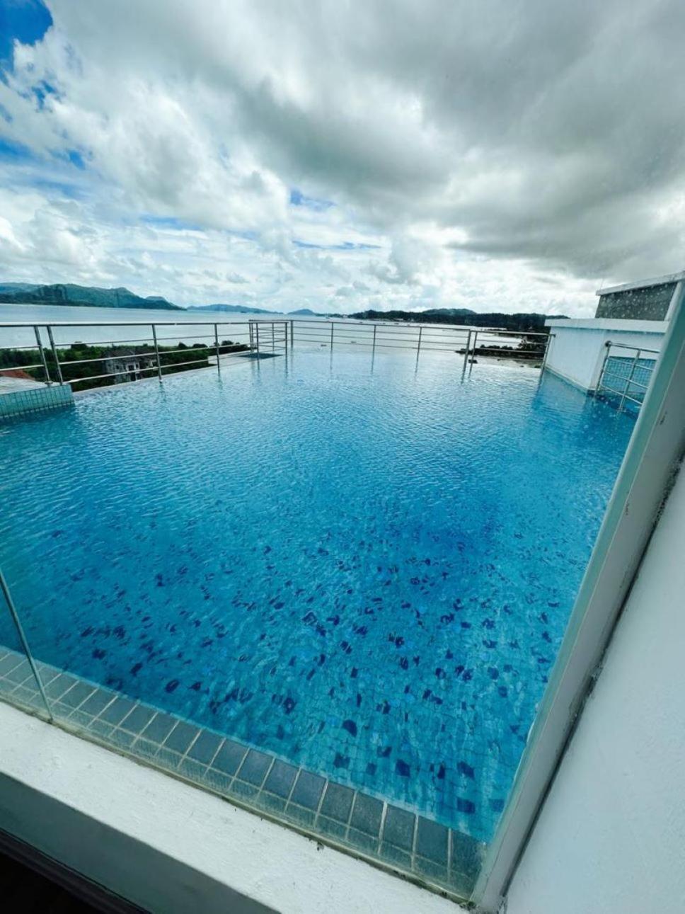 Maya Seaview Families Suite Apartment + Sky Pool Kuah Eksteriør bilde